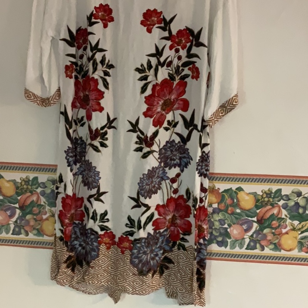 DR2 Floral Kimono/Duster/Cover-Up, Size S/M, White/Red - Picture 4 of 9